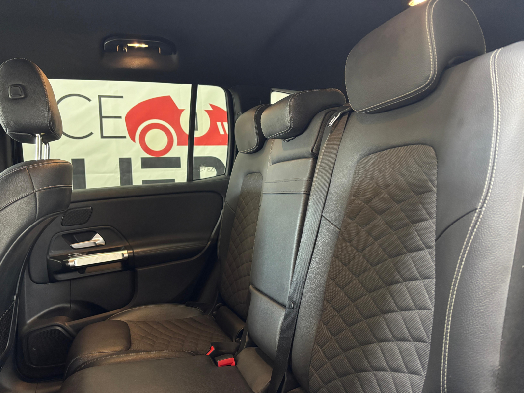 Mercedes GLB — 11