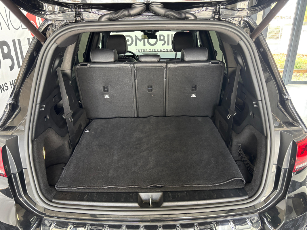 Mercedes GLB — 17