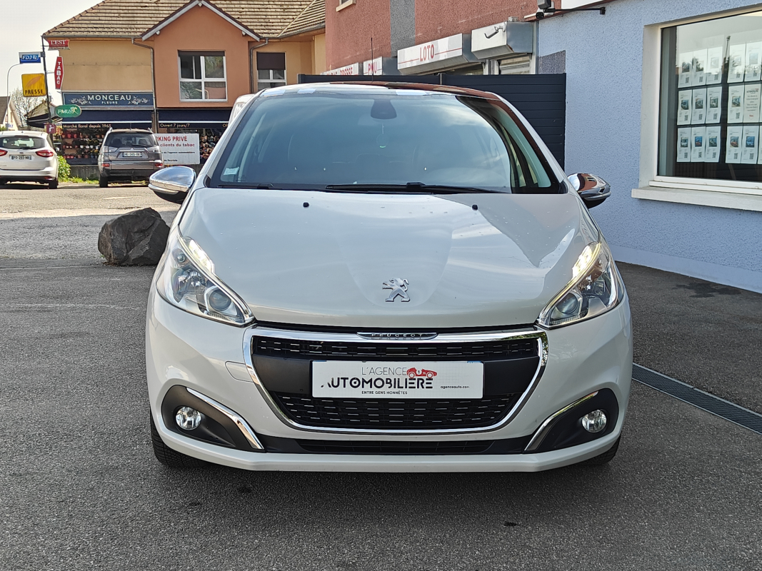 Peugeot 208 — 2