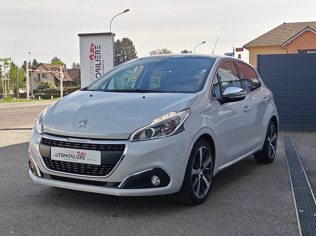 Peugeot 208 — 3