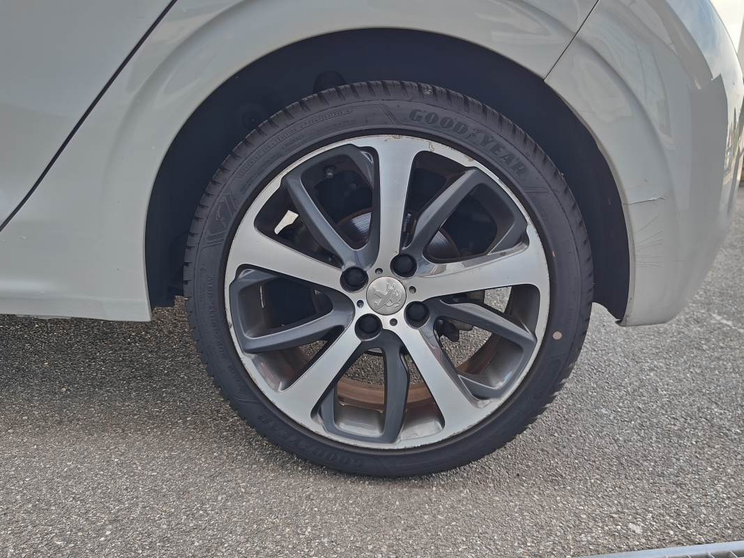 Peugeot 208 — 35