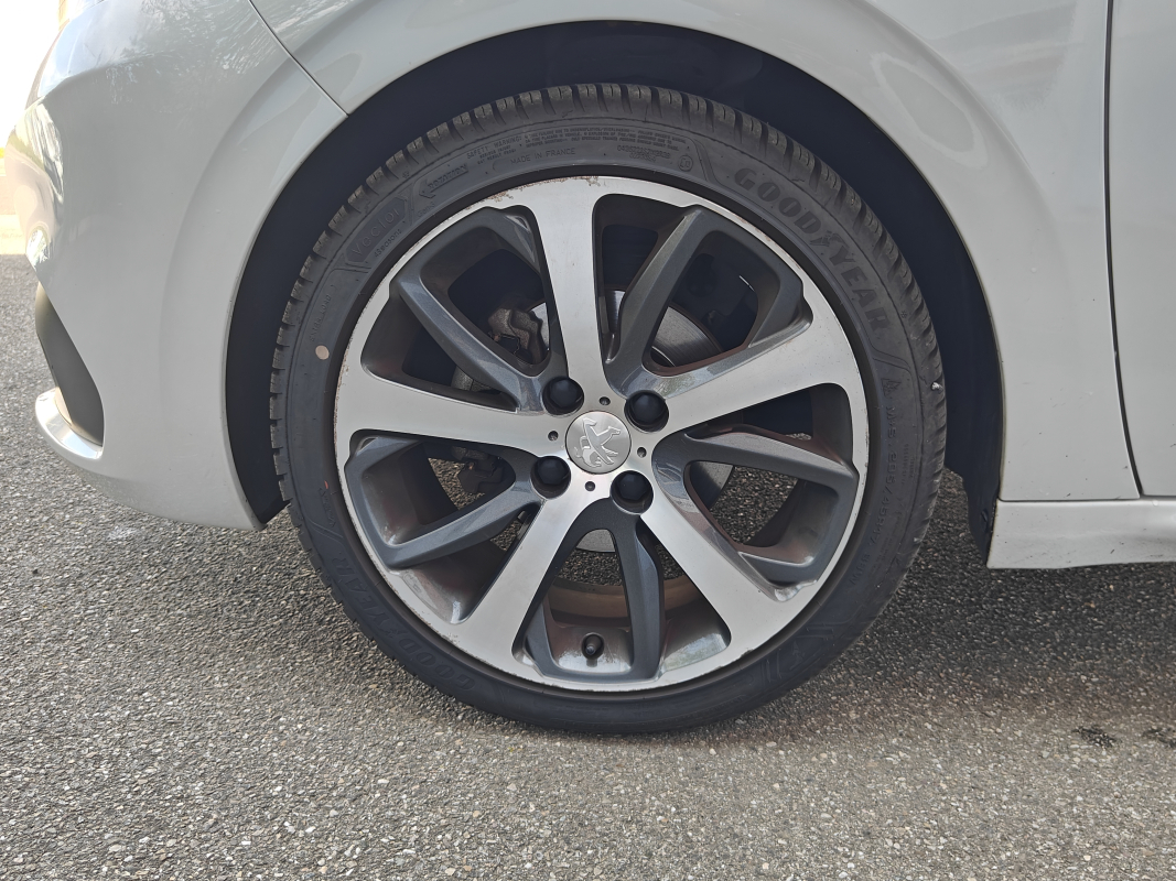 Peugeot 208 — 36