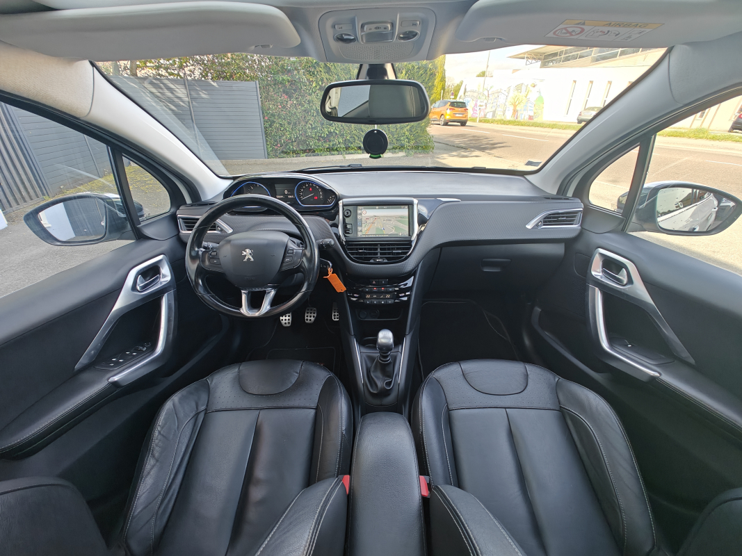 Peugeot 208 — 16