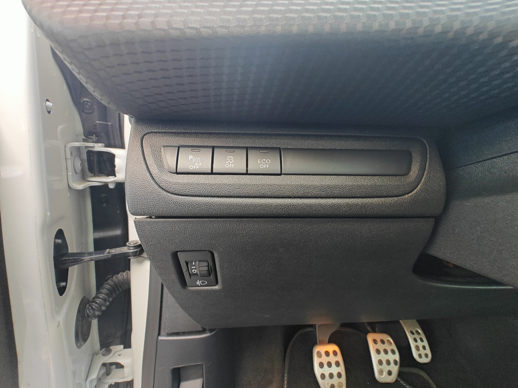 Peugeot 208 — 31