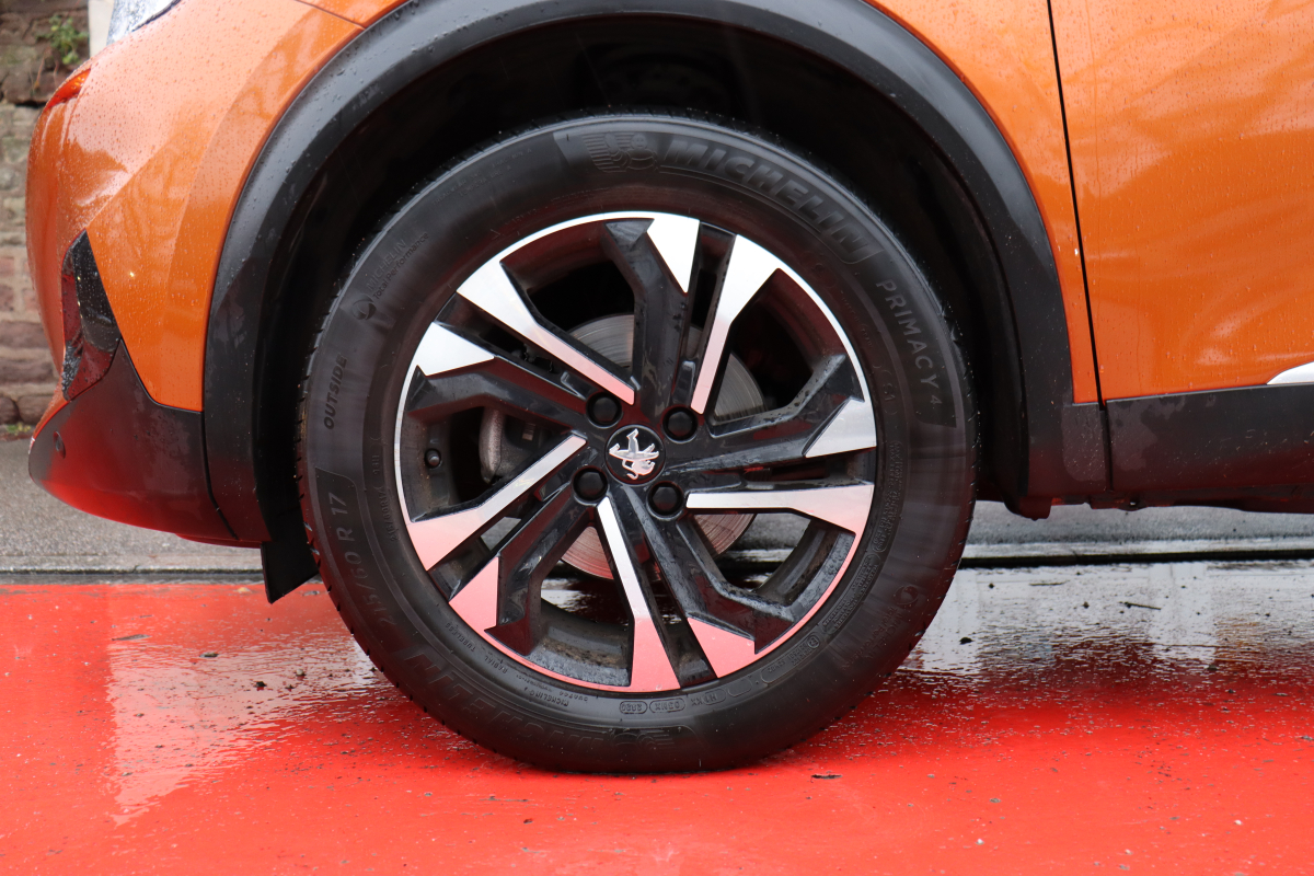 Peugeot 2008 — 27