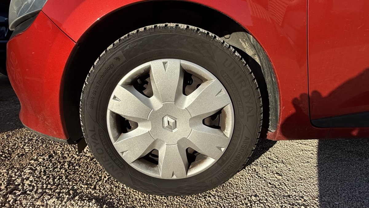 Renault Clio — 18
