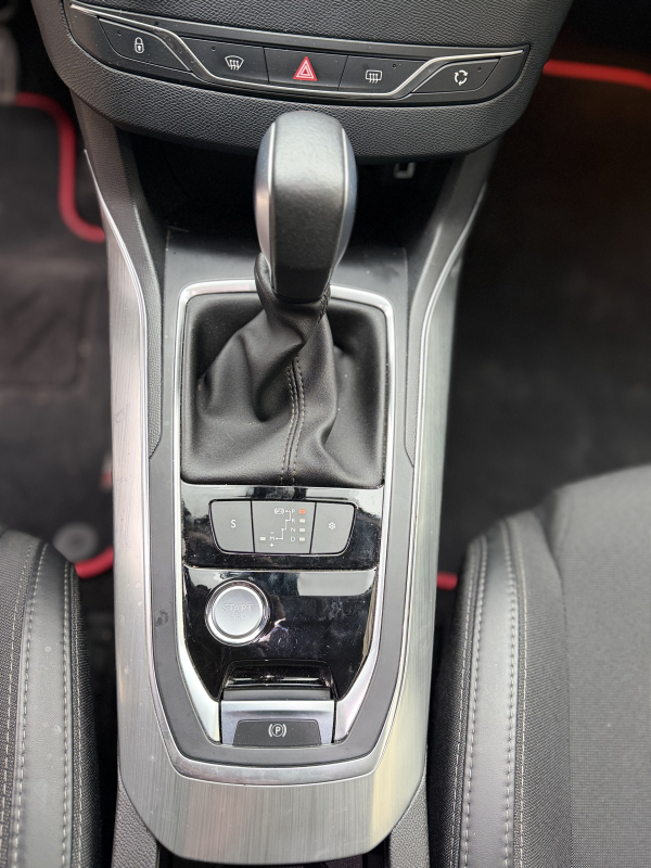Peugeot 308 — 15