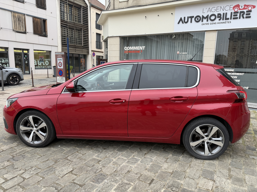 Peugeot 308 — 7