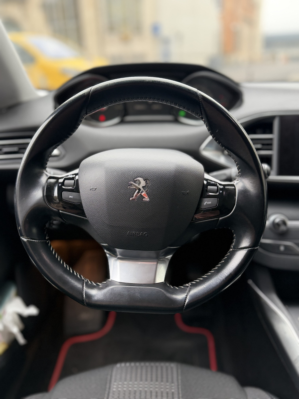 Peugeot 308 — 16