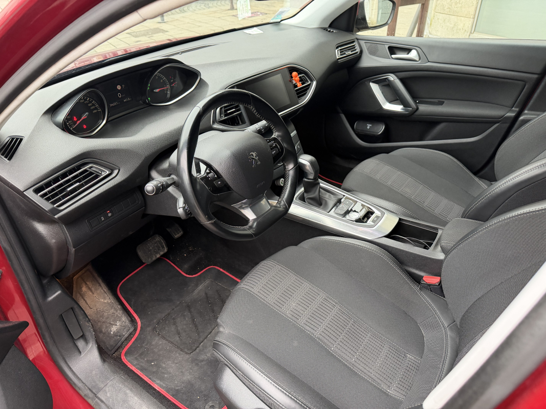 Peugeot 308 — 11