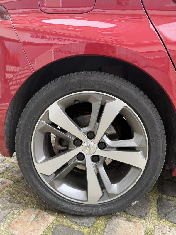 Peugeot 308 — 9