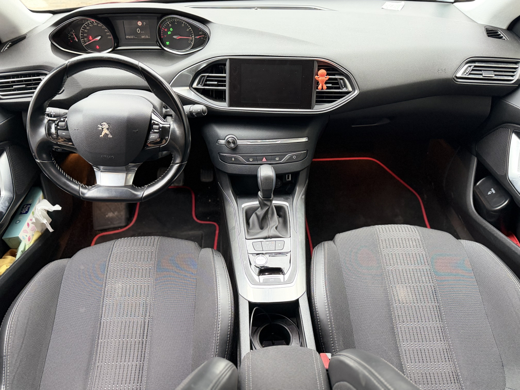 Peugeot 308 — 10