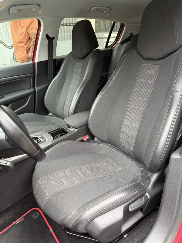 Peugeot 308 — 12