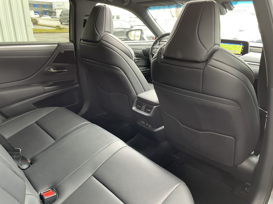 Lexus ES — 18