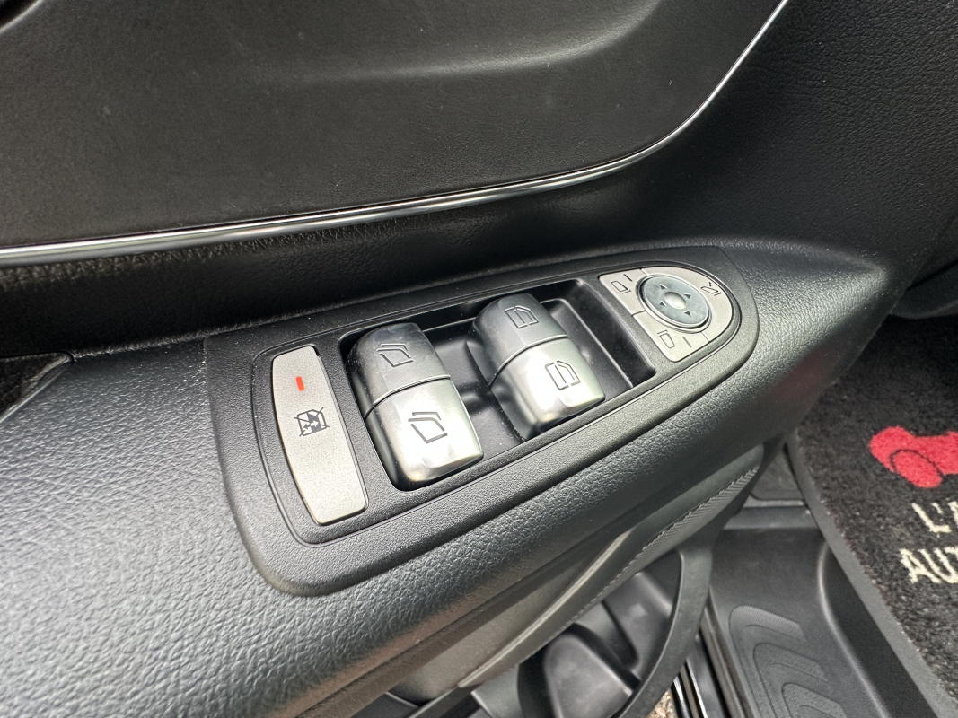 Mercedes Vito Tourer — 22