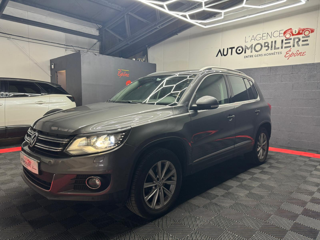 Volkswagen Tiguan — 2