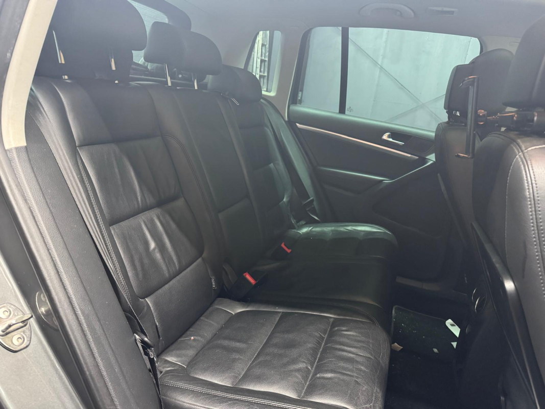 Volkswagen Tiguan — 13