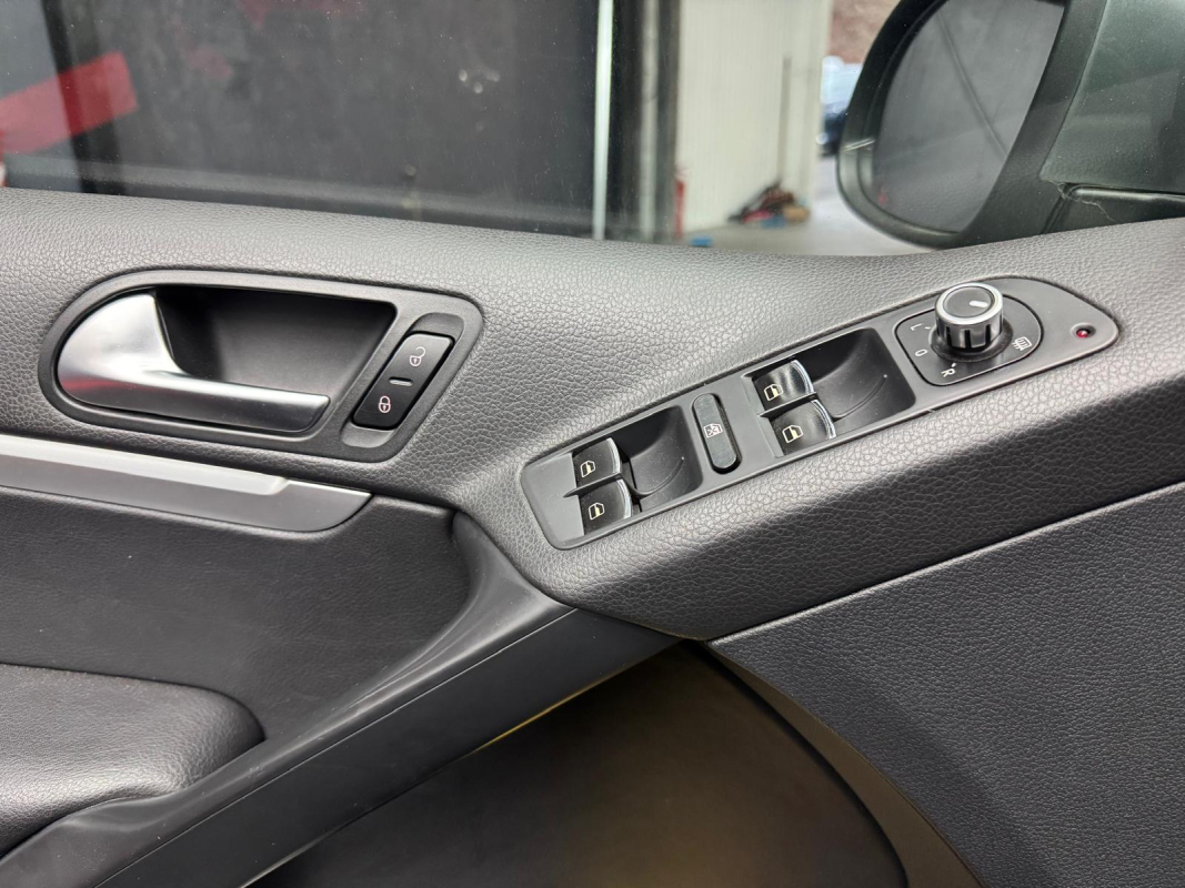 Volkswagen Tiguan — 24