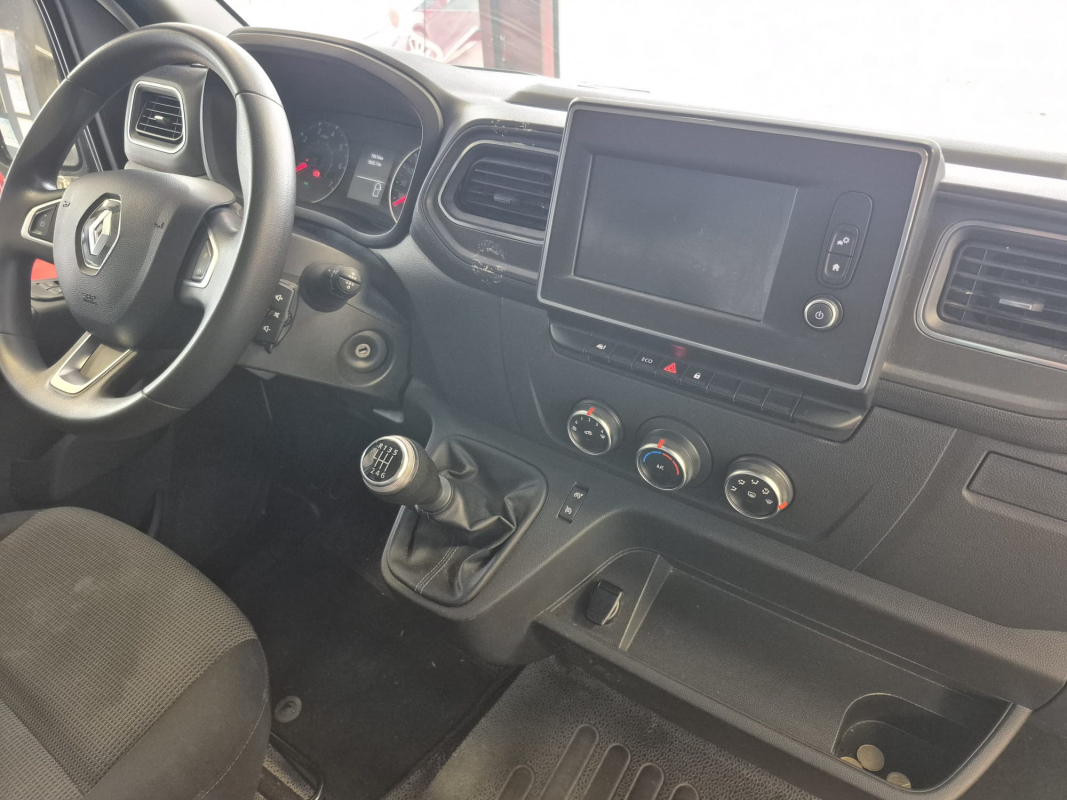 Renault Master — 20