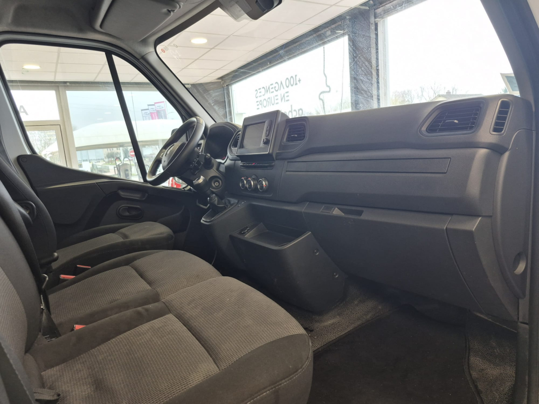 Renault Master — 18