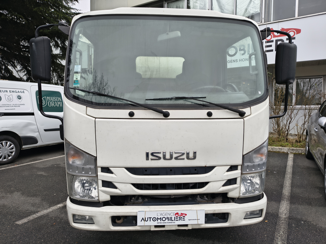 Isuzu M21 — 2
