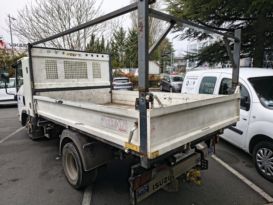 Isuzu M21 — 5