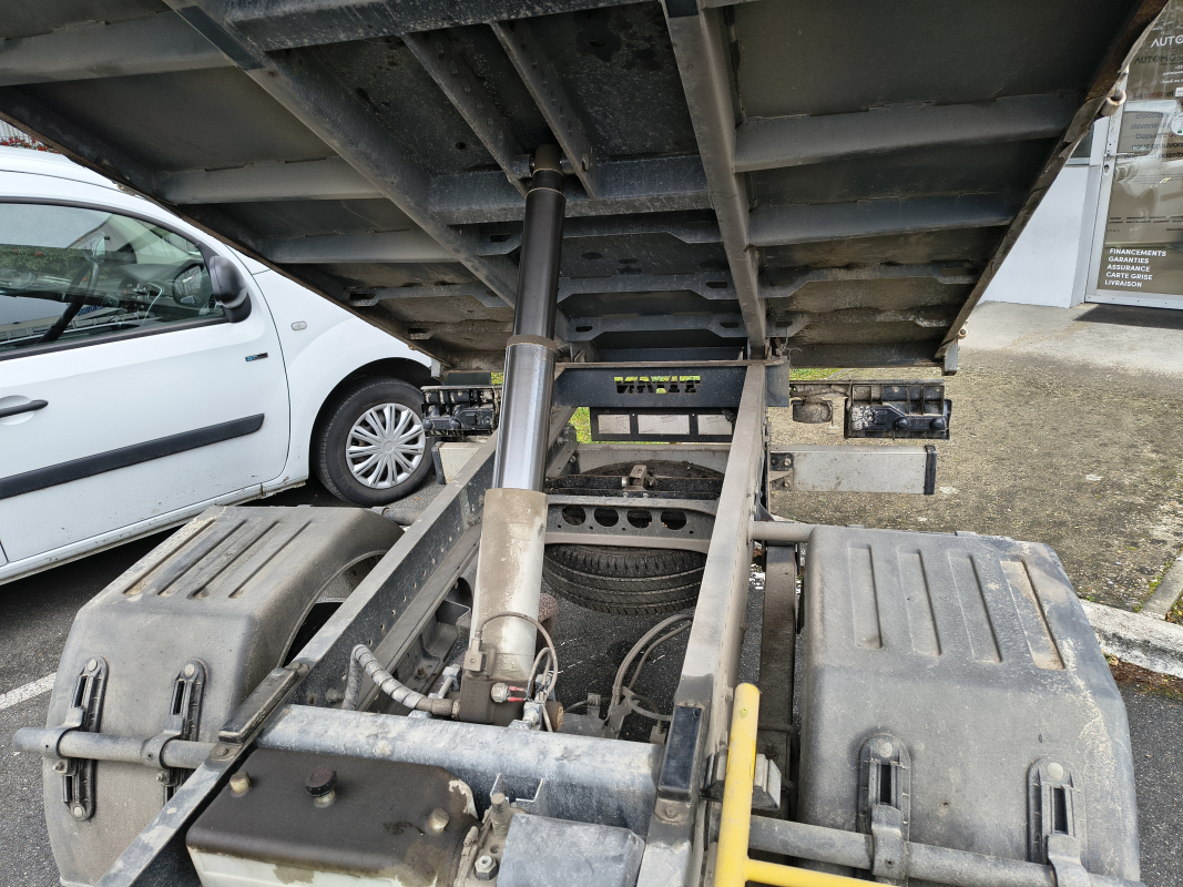Isuzu M21 — 21