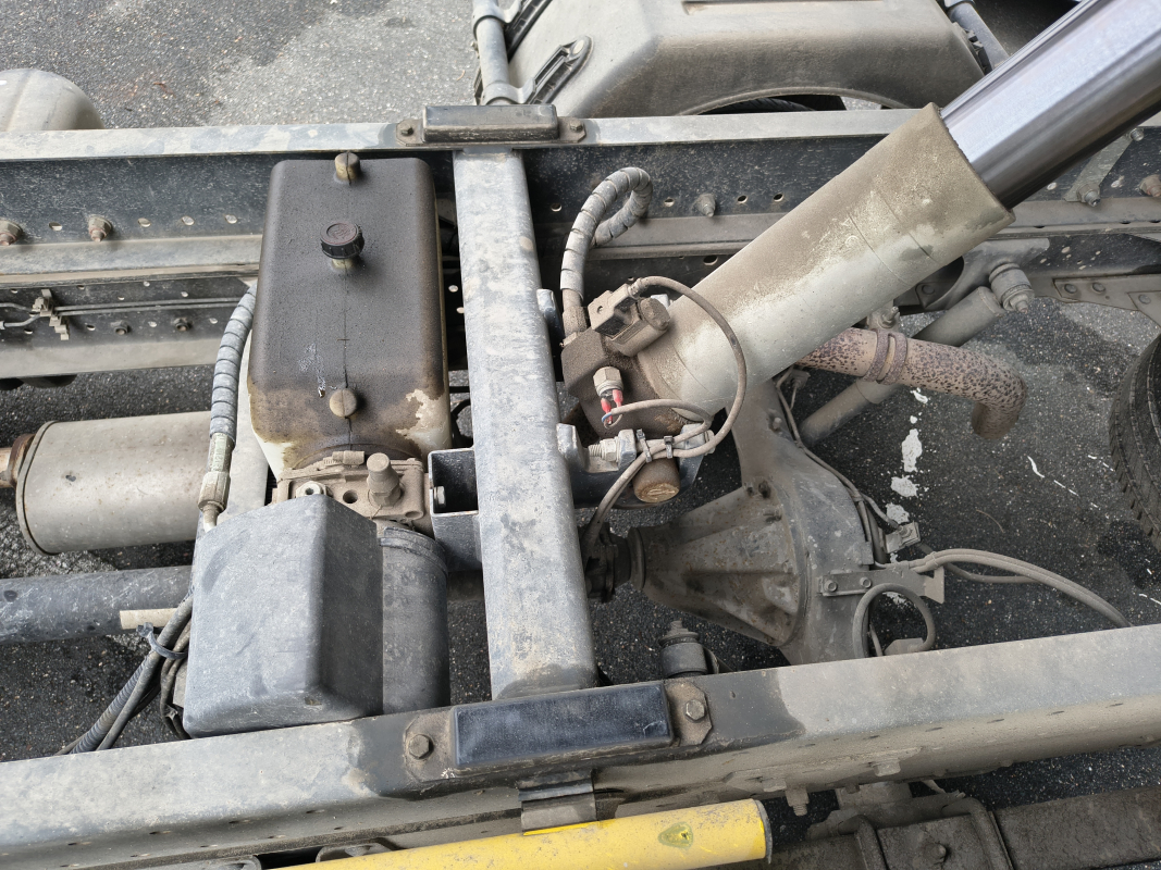 Isuzu M21 — 23