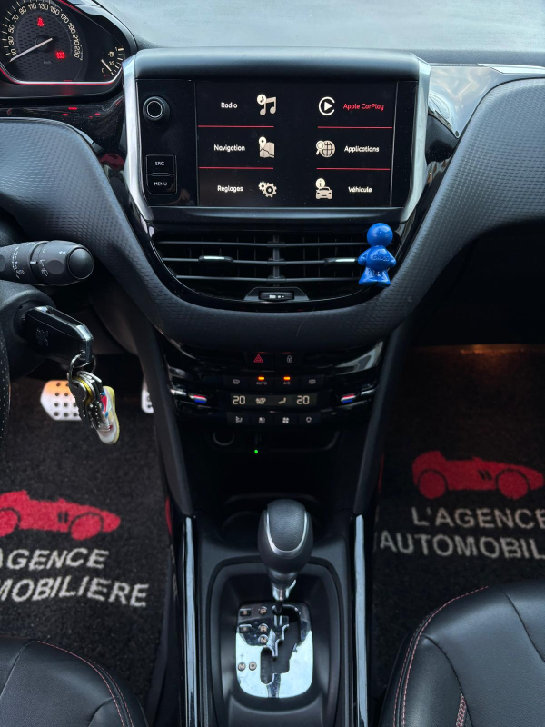 Peugeot 2008 — 16
