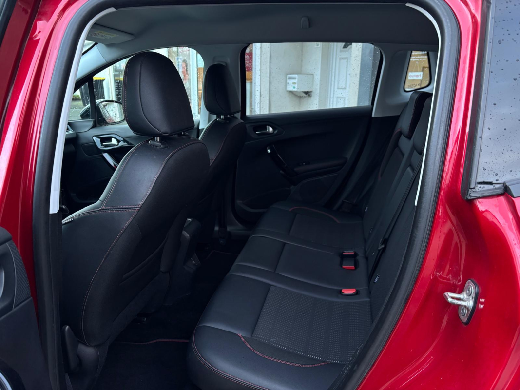 Peugeot 2008 — 17