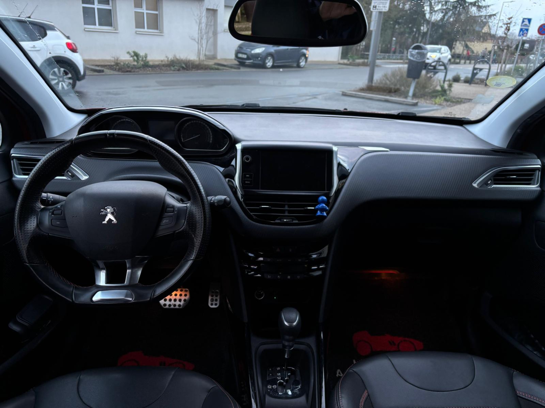 Peugeot 2008 — 10