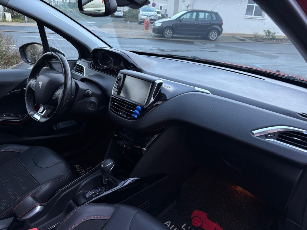 Peugeot 2008 — 11
