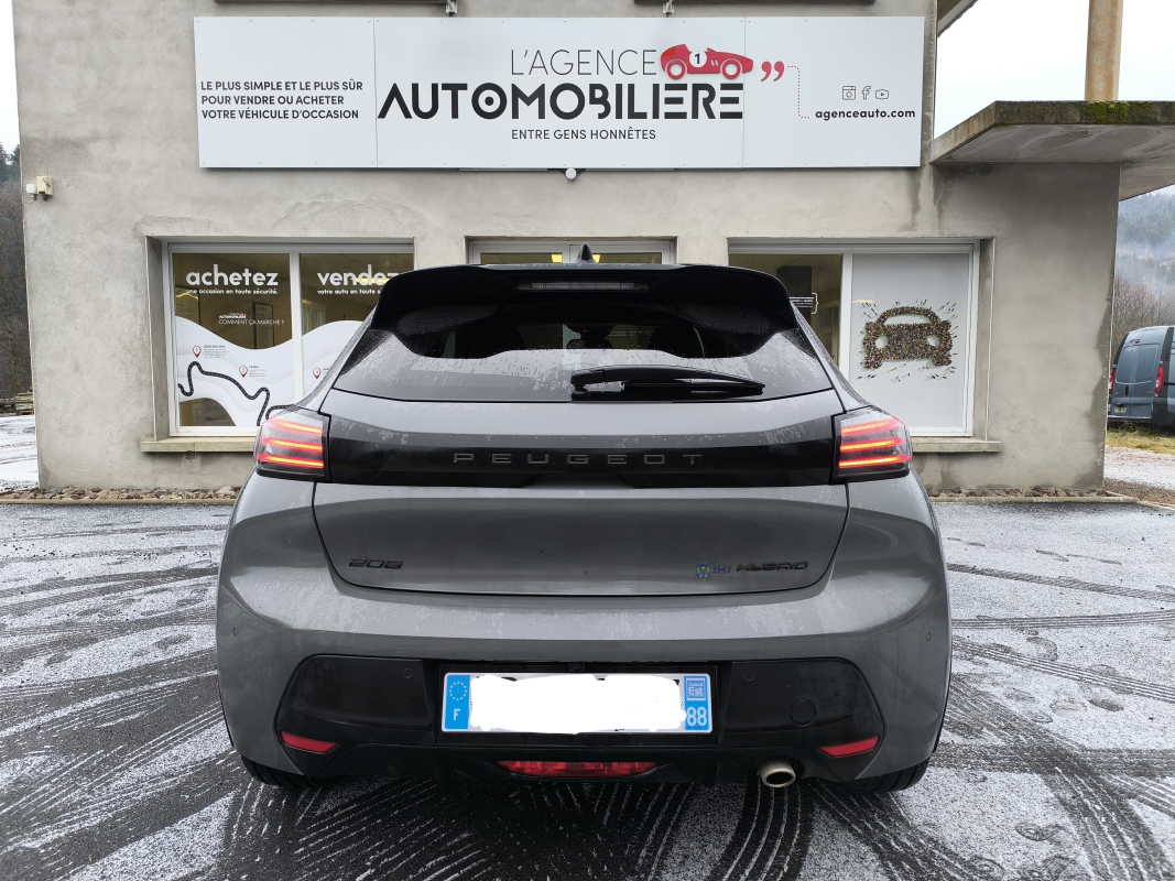 Peugeot 208 — 6