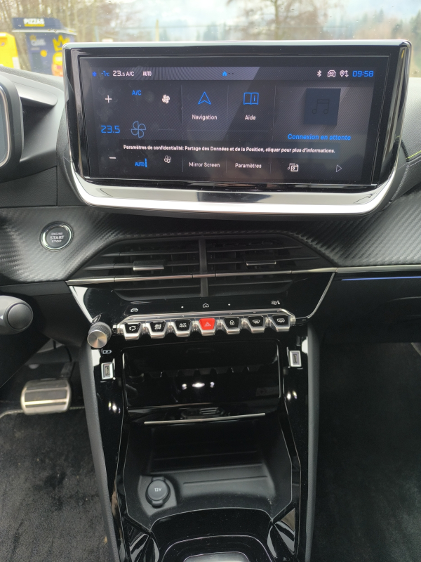 Peugeot 208 — 24