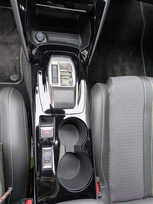 Peugeot 208 — 25