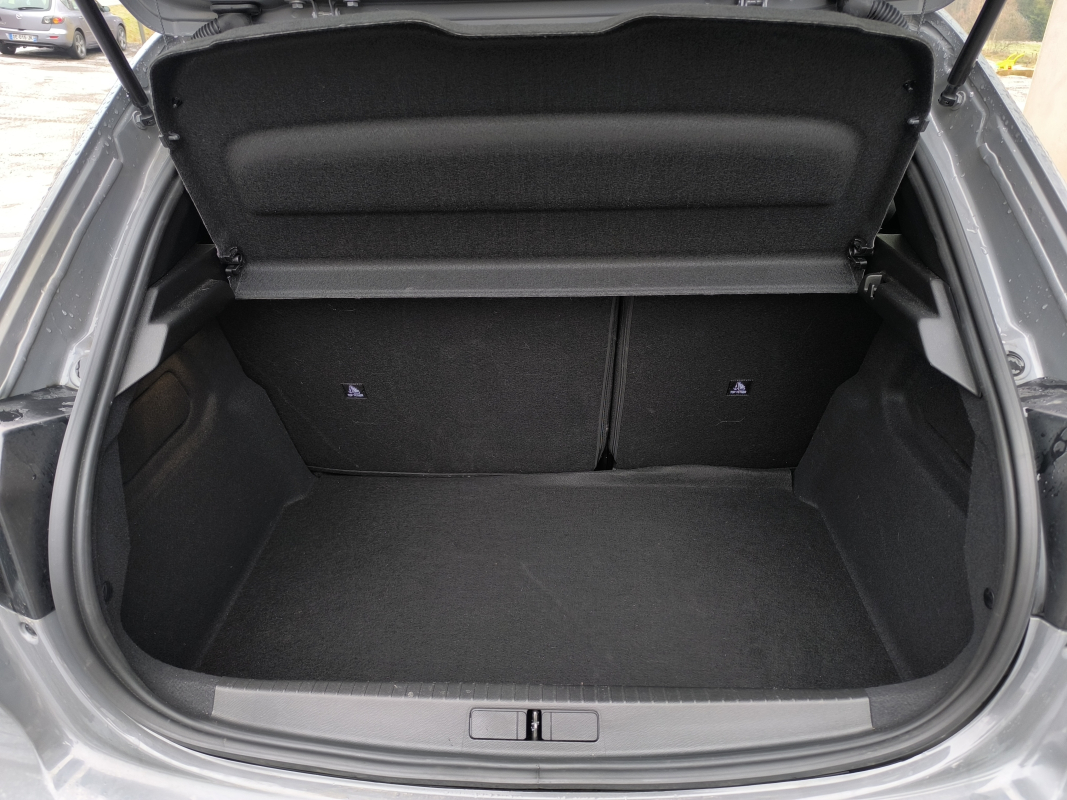 Peugeot 208 — 33