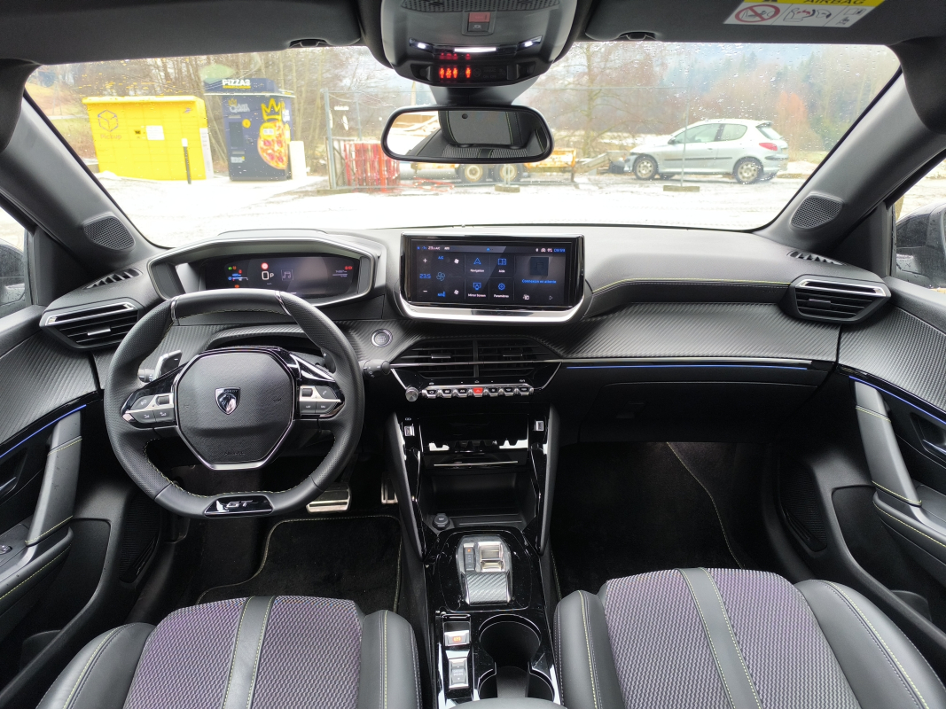 Peugeot 208 — 22