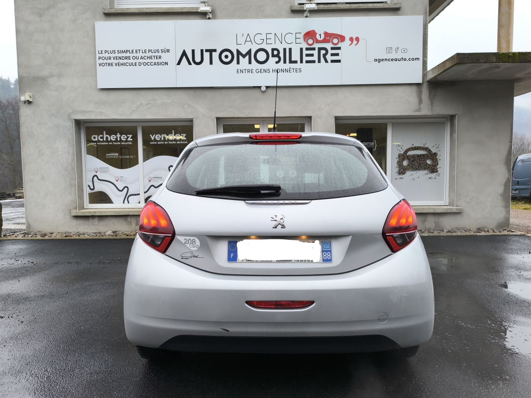 Peugeot 208 — 6