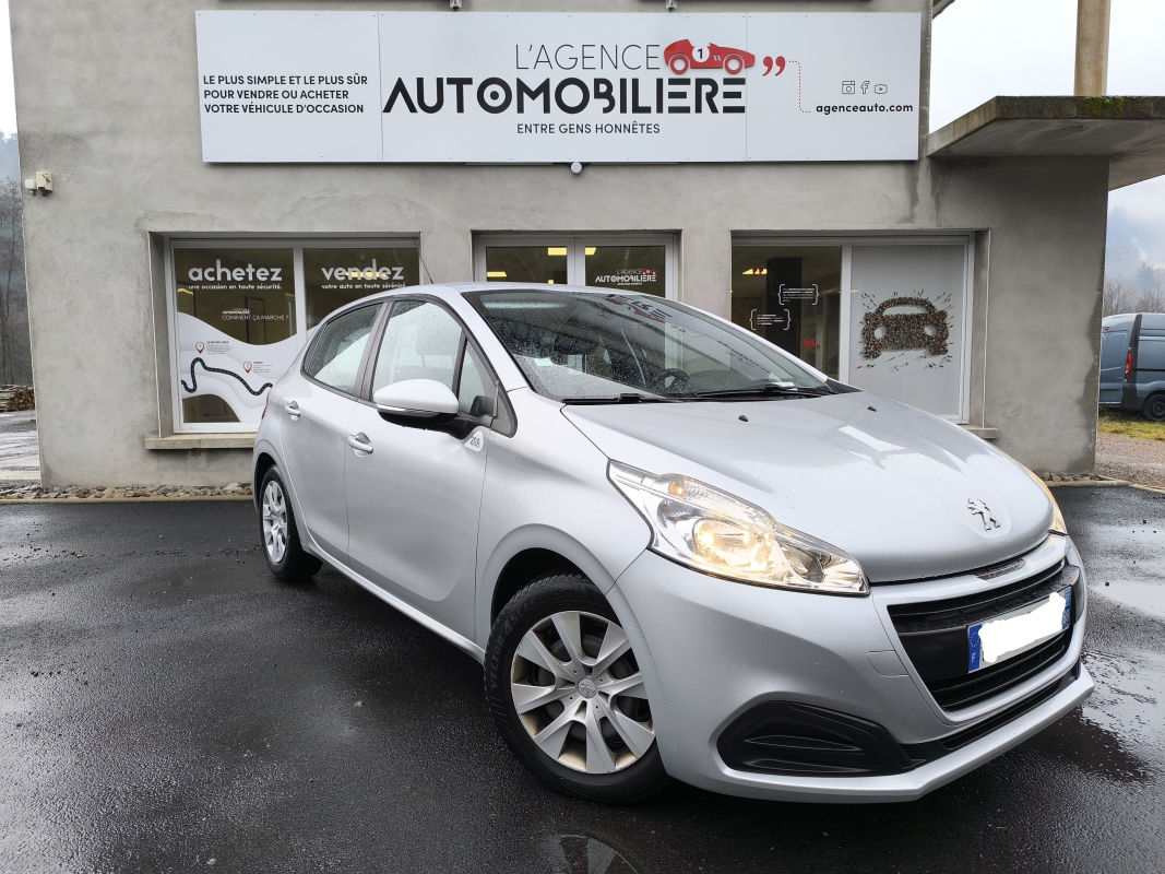 Peugeot 208 — 3