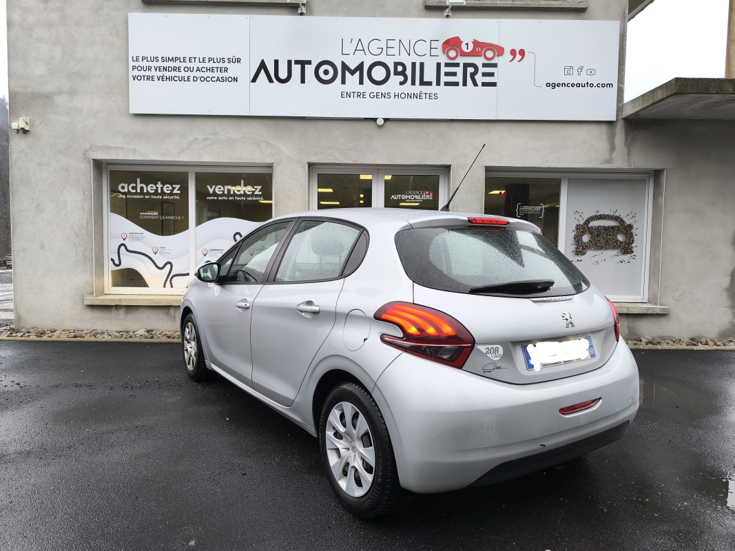 Peugeot 208 — 7