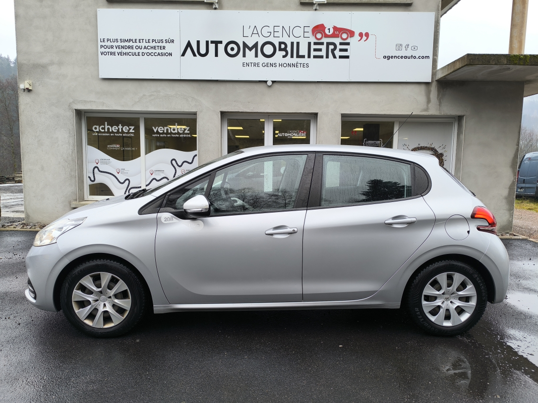 Peugeot 208 — 8