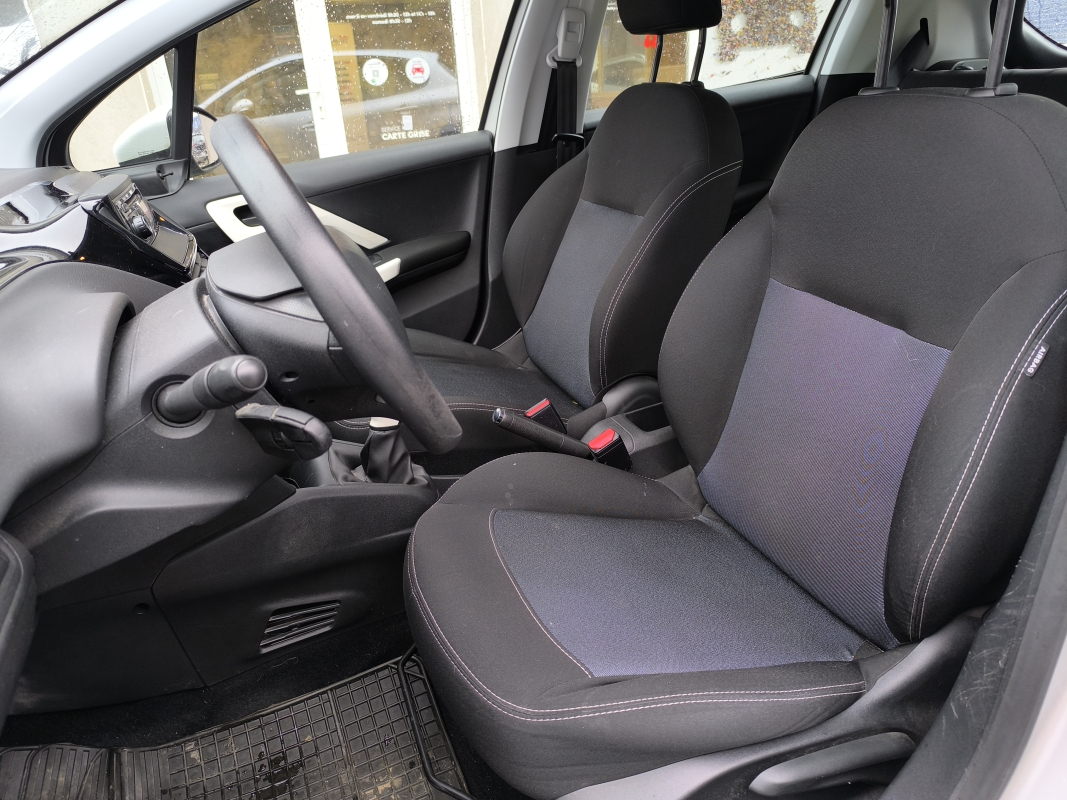 Peugeot 208 — 15