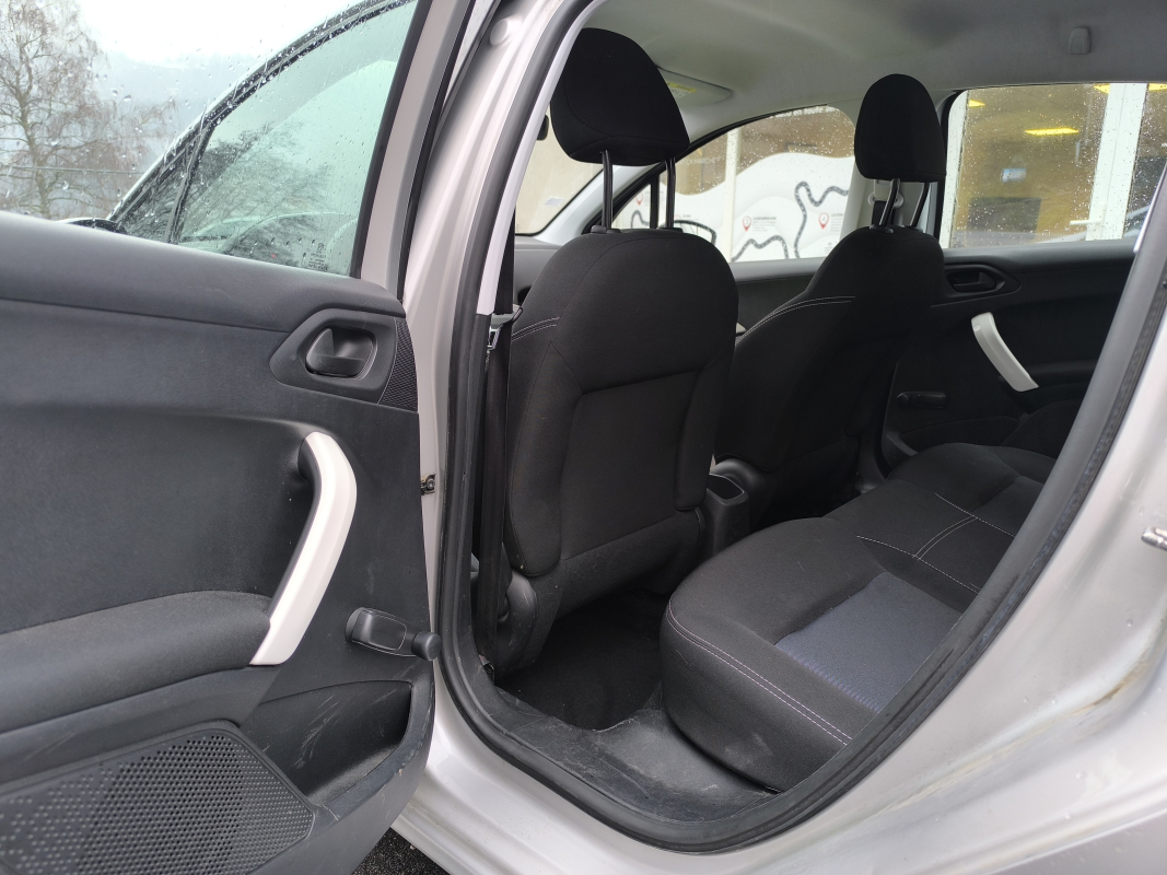 Peugeot 208 — 24