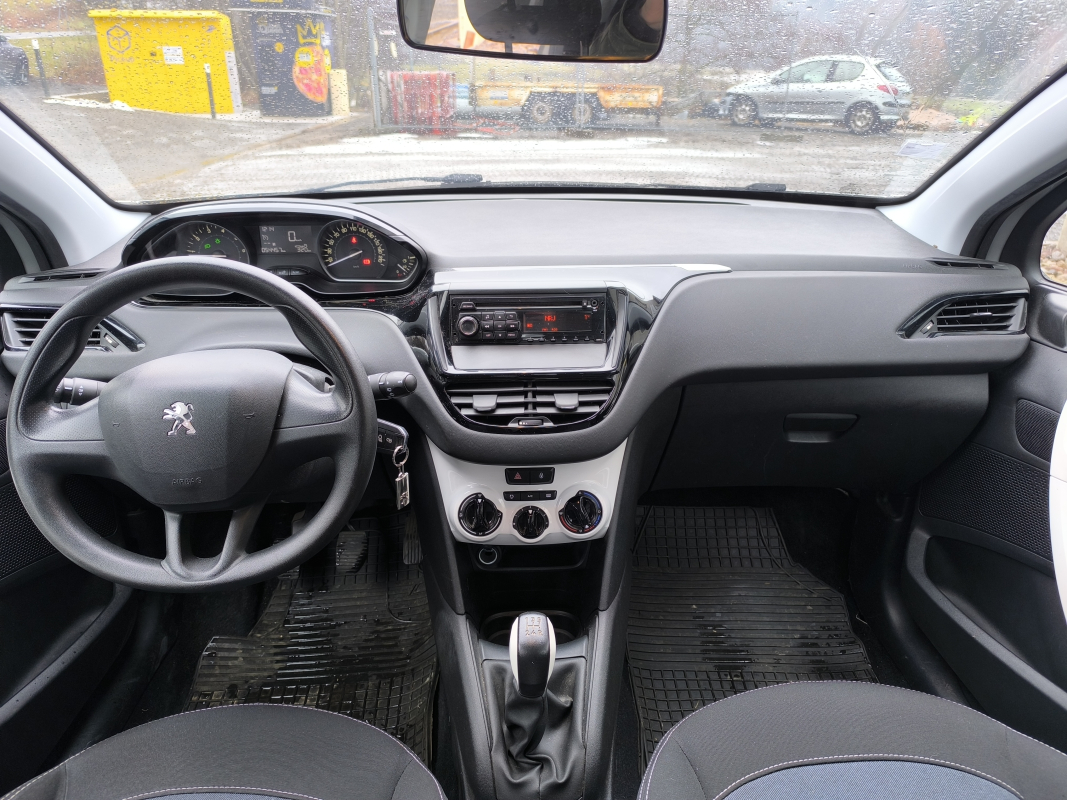 Peugeot 208 — 20