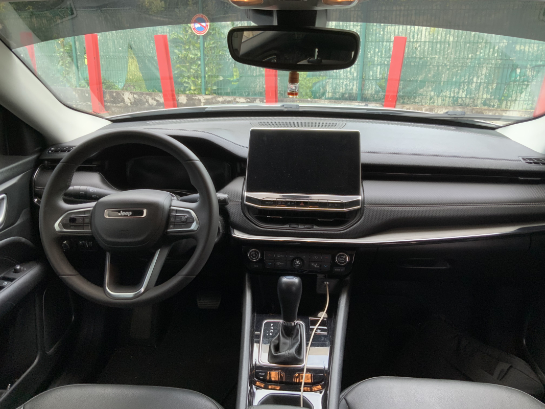 Jeep Compass — 5