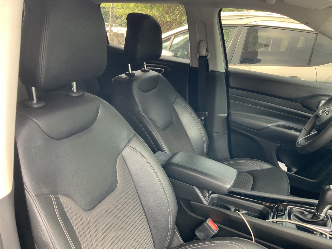 Jeep Compass — 4