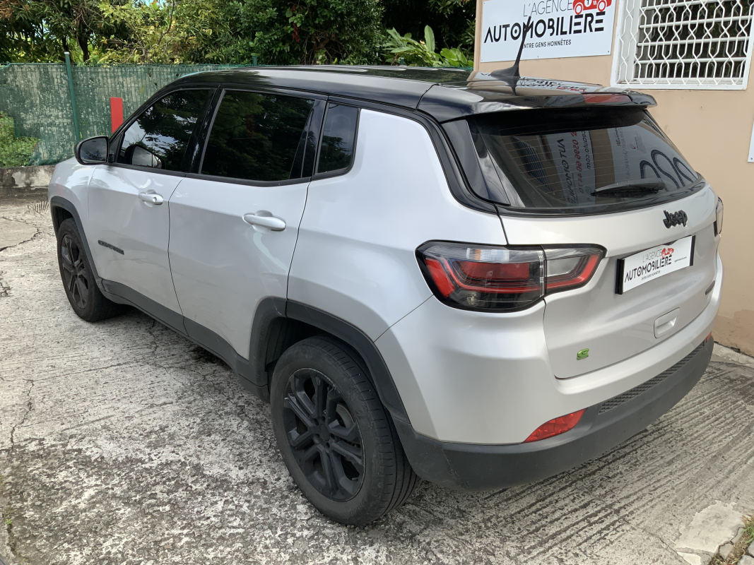 Jeep Compass — 10