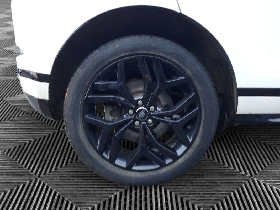Land Rover Range Rover Evoque — 33