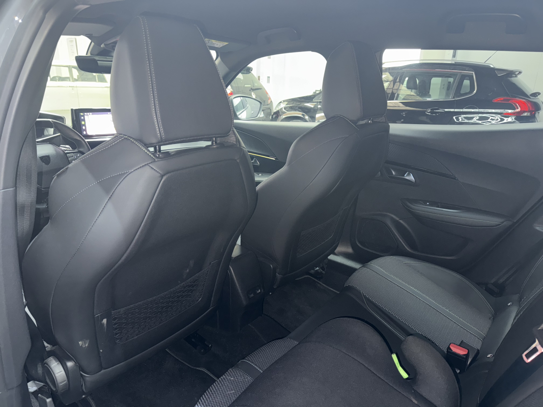 Peugeot 2008 — 12