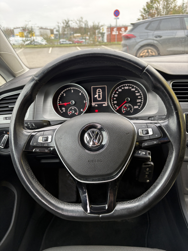 Volkswagen Golf — 14